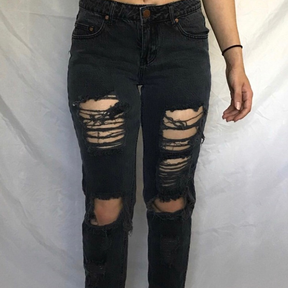 Black distressed boyfriend jeans